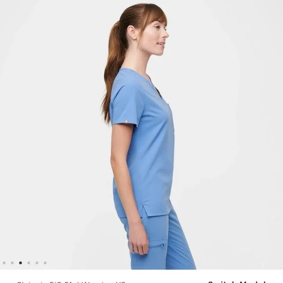 New Figs One-Pocket Scrub Top - Picture 2 of 6